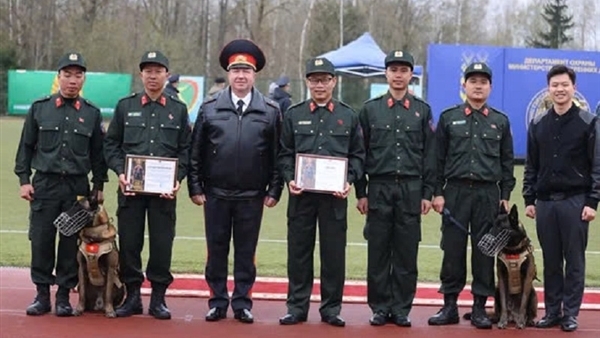 Cảnh sát cơ động Việt Nam ghi dấu ấn huấn luyện chó nghiệp vụ trên đấu trường quốc tế